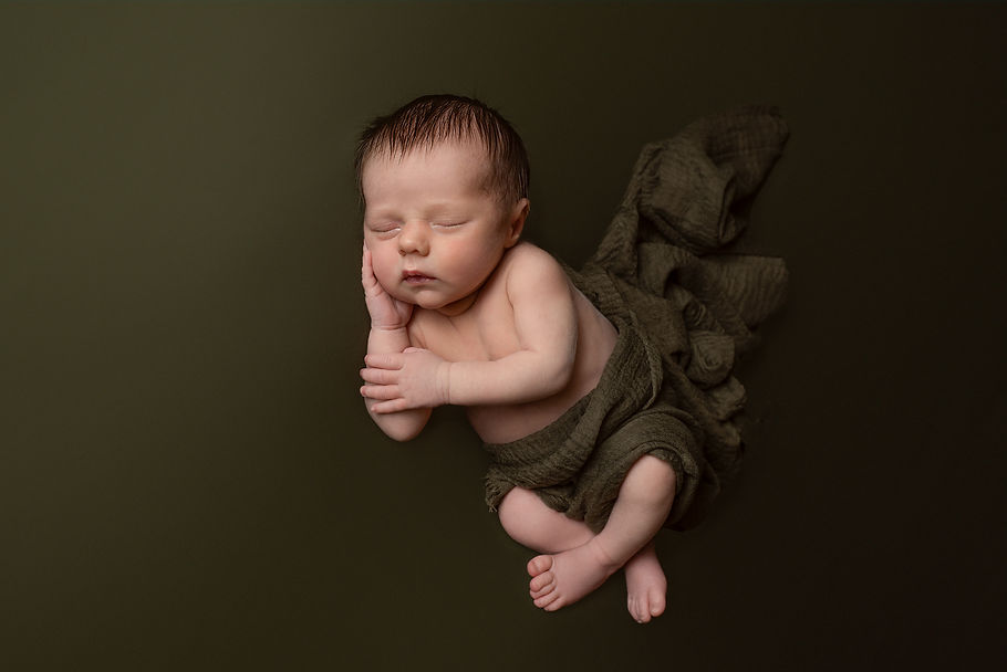 Cavan-Newborn-10-Web-darker-edit.jpg